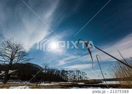 月夜の達古武湖 21375389