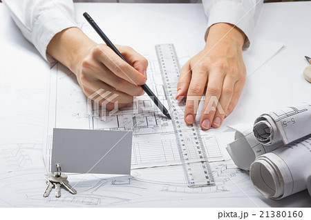 Real Estate Concept. Paper house figure and blank Real Estate Concept. Paper house figure and blank 21380160