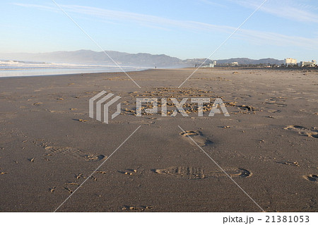 Santa Monica Beach California 21381053