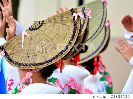 阿波踊りは真夏の祭り-女踊り 21382530
