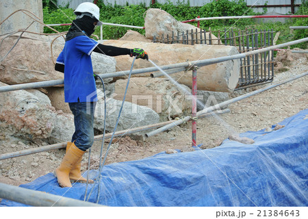 Spraying the anti termite chemical treatment Spraying the anti termite chemical treatment 21384643