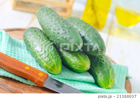 cucumbers cucumbers 21388037