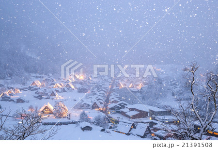 Shirakawago light-up snowfall 21391508