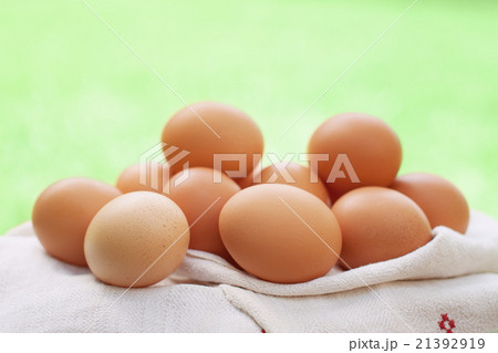 Fresh chicken eggs 21392919