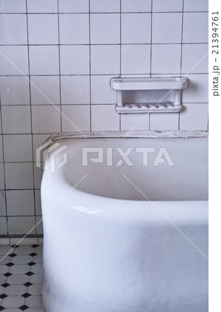 古いバスルーム 21394761