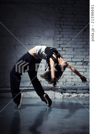 The dancer in motion The dancer in motion 21396691