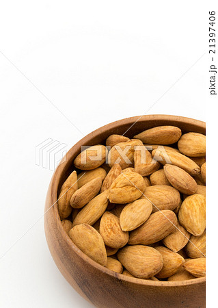 発芽アーモンド:raw sprouted almond 21397406