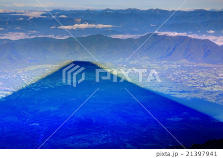 影富士と南アルプス南部の山並み 影富士と南アルプス南部の山並み 21397941