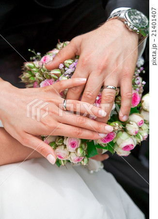 wedding rings 21401407