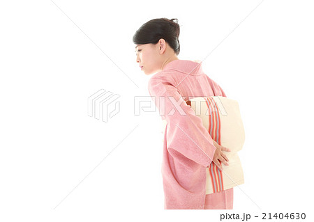 腰が痛い着物女性 腰が痛い着物女性 21404630