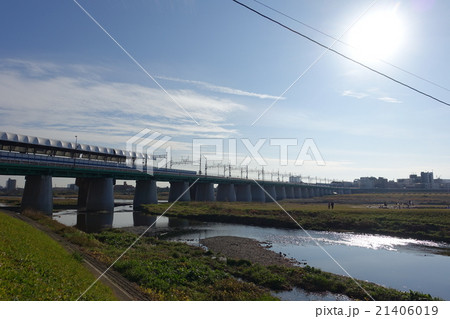 多摩川河川敷から見たの二子玉川駅 21406019