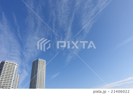 空と3棟のビル 空と3棟のビル 21406022