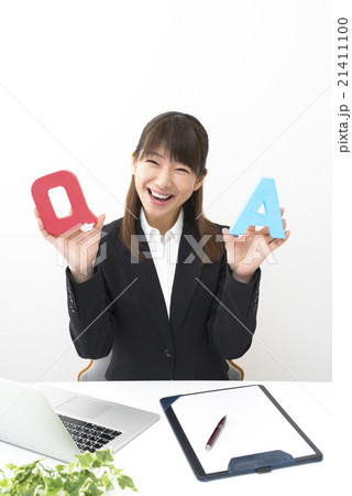 女性　ビジネス 21411100