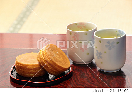 和室と湯のみと大判焼き 和室と湯のみと大判焼き 21413166