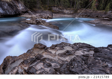 Nattural Bridge Yoho National Park Nattural Bridge Yoho National Park 21415789