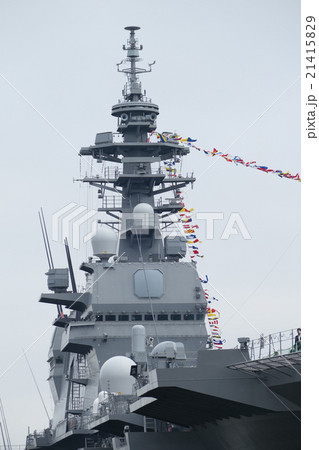 いずも　護衛艦　横浜　大桟橋 21415829
