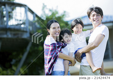 ハワイで暮らす親子 21424474