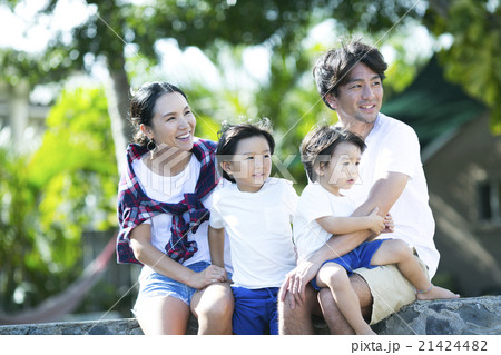ハワイで暮らす親子 21424482