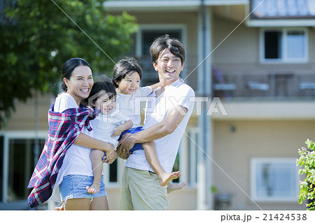 ハワイで暮らす親子 ハワイで暮らす親子 21424538