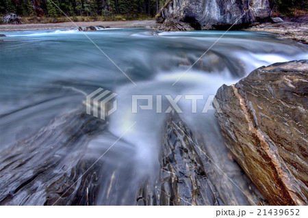 Nattural Bridge Yoho National Park 21439652