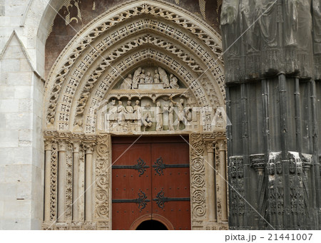 Roman Catholic Gothic cathedral in Rouen,France 21441007