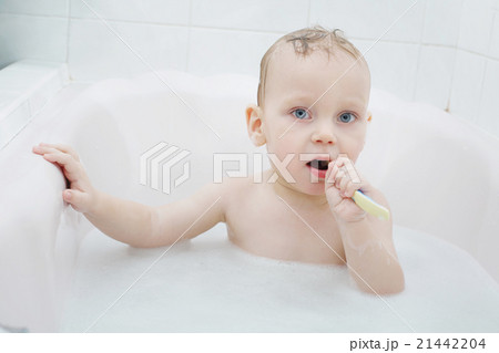 little boy washing in bath little boy washing in bath 21442204