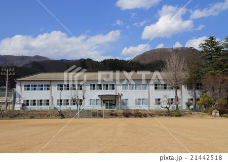 国指定登録有形文化財 旧麻績小学校北校舎の写真素材 [21442518] PIXTA