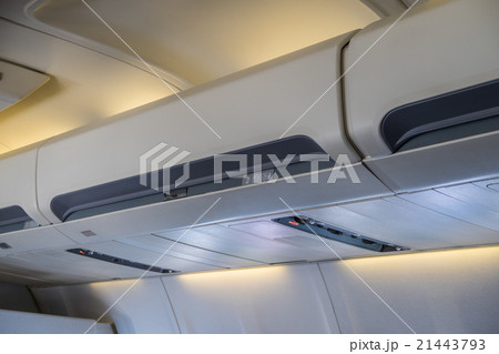 飛行機の機内 飛行機の機内 21443793