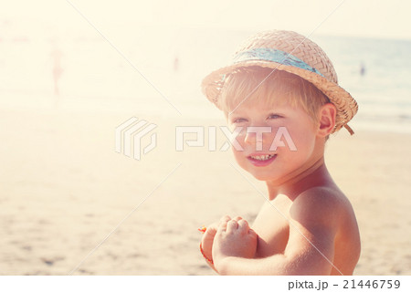 Sweet Smile Happy Boy Wattled Hat Make Heart Sweet Smile Happy Boy Wattled Hat Make Heart 21446759