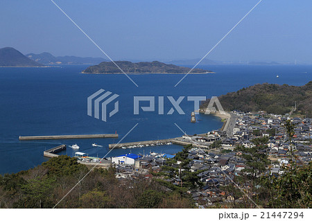 香川県三豊市詫間町の須田港と志々島 香川県三豊市詫間町の須田港と志々島 21447294