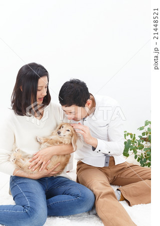 カップル　犬 21448521