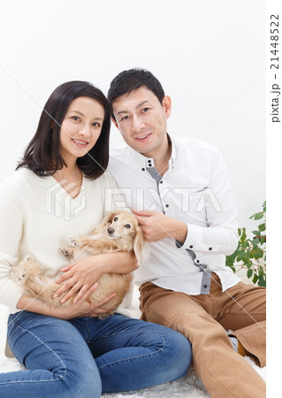 カップル　犬 21448522