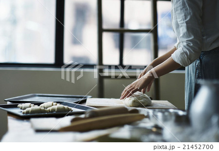 パンを作る夫婦 パンを作る夫婦 21452700