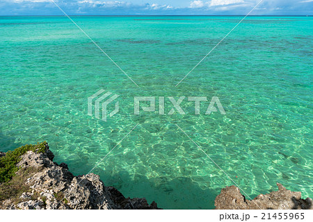 エメラルドグリーンの海 エメラルドグリーンの海 21455965