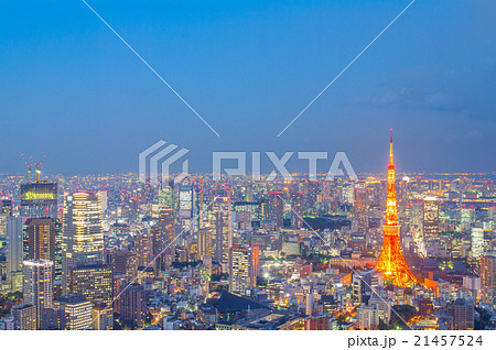 六本木ヒルズからみた東京タワー 東京都の風景 の写真素材