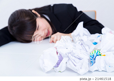 女性 女の子 女性社員 徹夜 睡眠不足 悩み 問題 ブラック企業 ビジネスイメージ オフィスイメージ 女性 女の子 女性社員 徹夜 睡眠不足 悩み 問題 ブラック企業 ビジネスイメージ オフィスイメージ 21461518