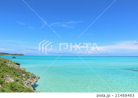 宮古島のエメラルドグリーンの大海原 21468463