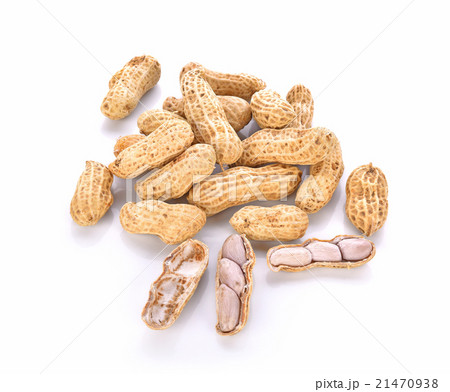 Boiled Peanuts on white background 21470938