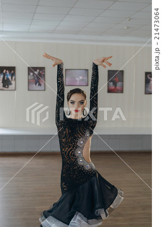 Portrait of a young girl Latin dance 21473064