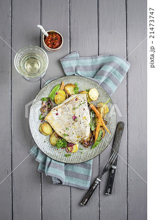 Codfish filet with Vegetable 21473747