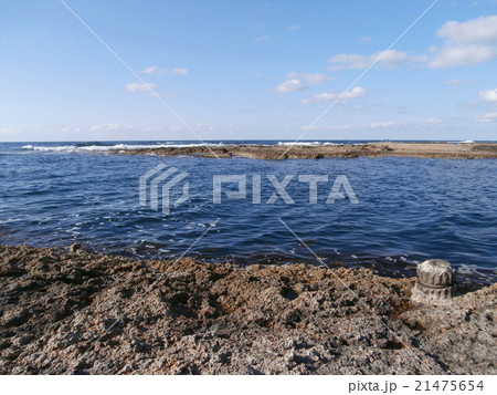 久美浜町の五色浜に広がる磯 久美浜町の五色浜に広がる磯 21475654