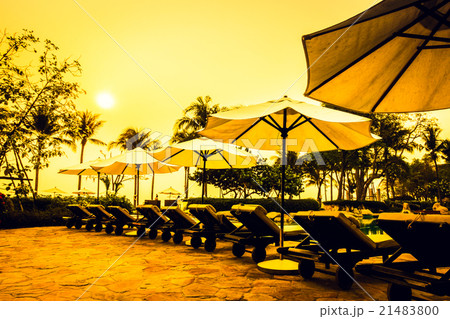 Swimming pool Swimming pool 21483800