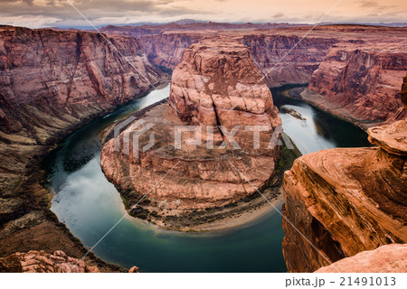 夕暮れのホースシューベント 21491013