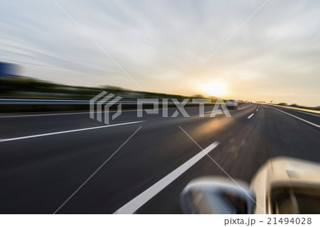 Sunset Urban Highway 21494028