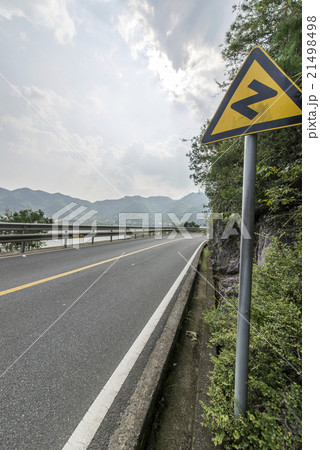 Winding road Background 21498498