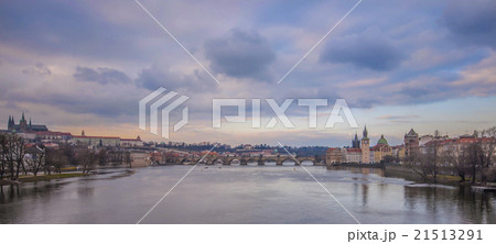 Charles Bridge over Vltava river in Prague 21513291