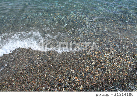 糸魚川市ヒスイ海岸の波打ち際 21514186