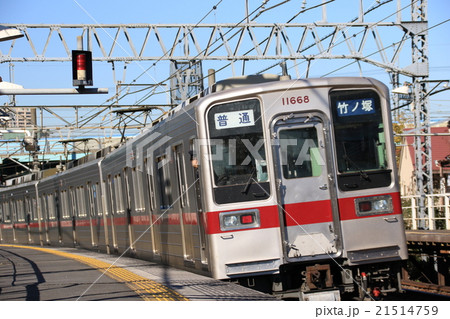 東武スカイツリーラインの電車の写真素材