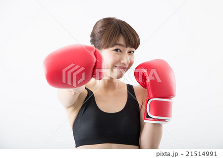 ボクシングする女性 ボクシングする女性 21514991