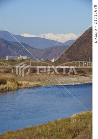 千曲川と春の白馬連峰（坂城町） 21515679